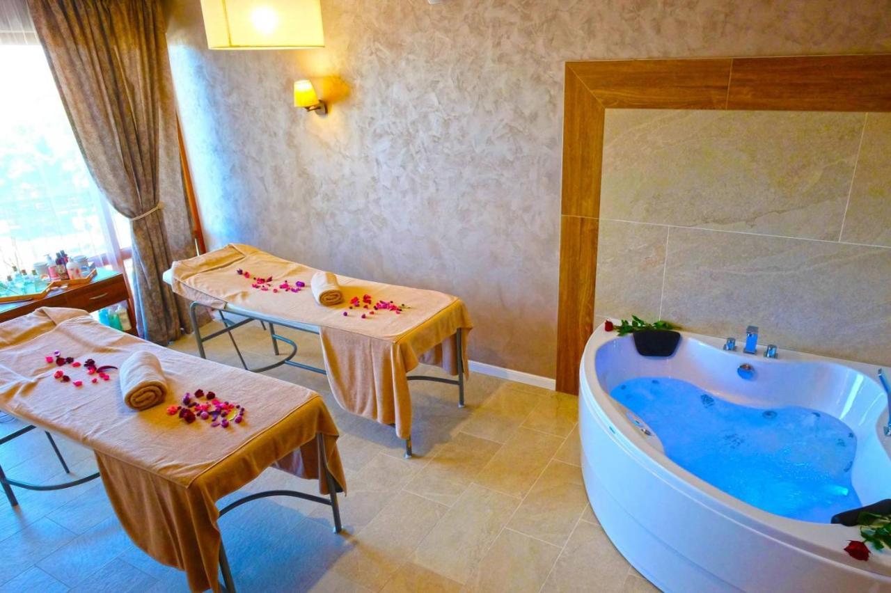 Paradise Hotel & Relax Center Pomorie Eksteriør billede
