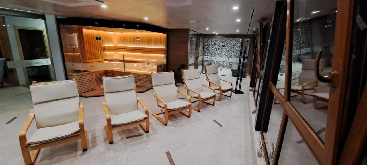 Paradise Hotel & Relax Center Pomorie Eksteriør billede