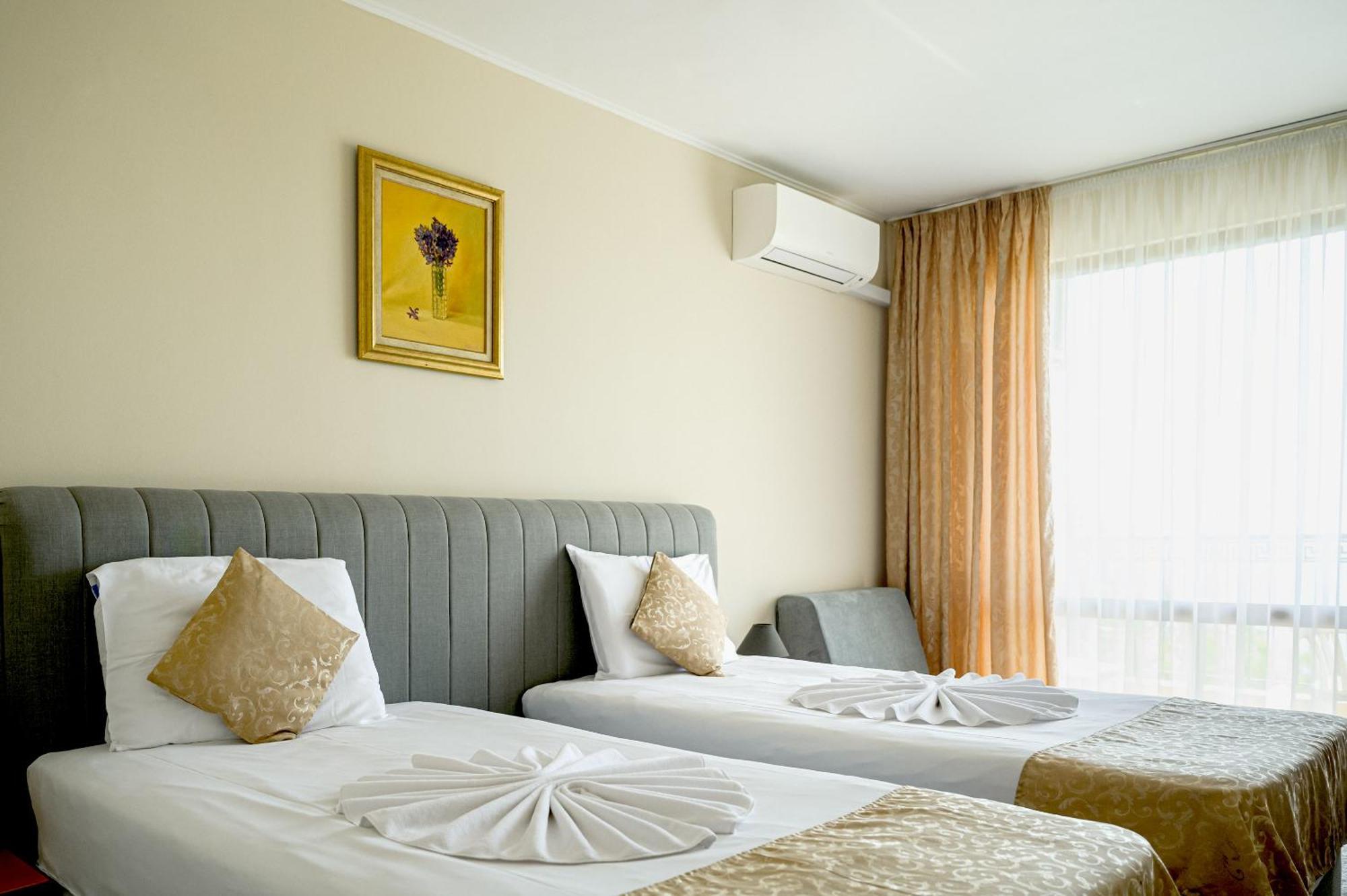 Paradise Hotel & Relax Center Pomorie Eksteriør billede