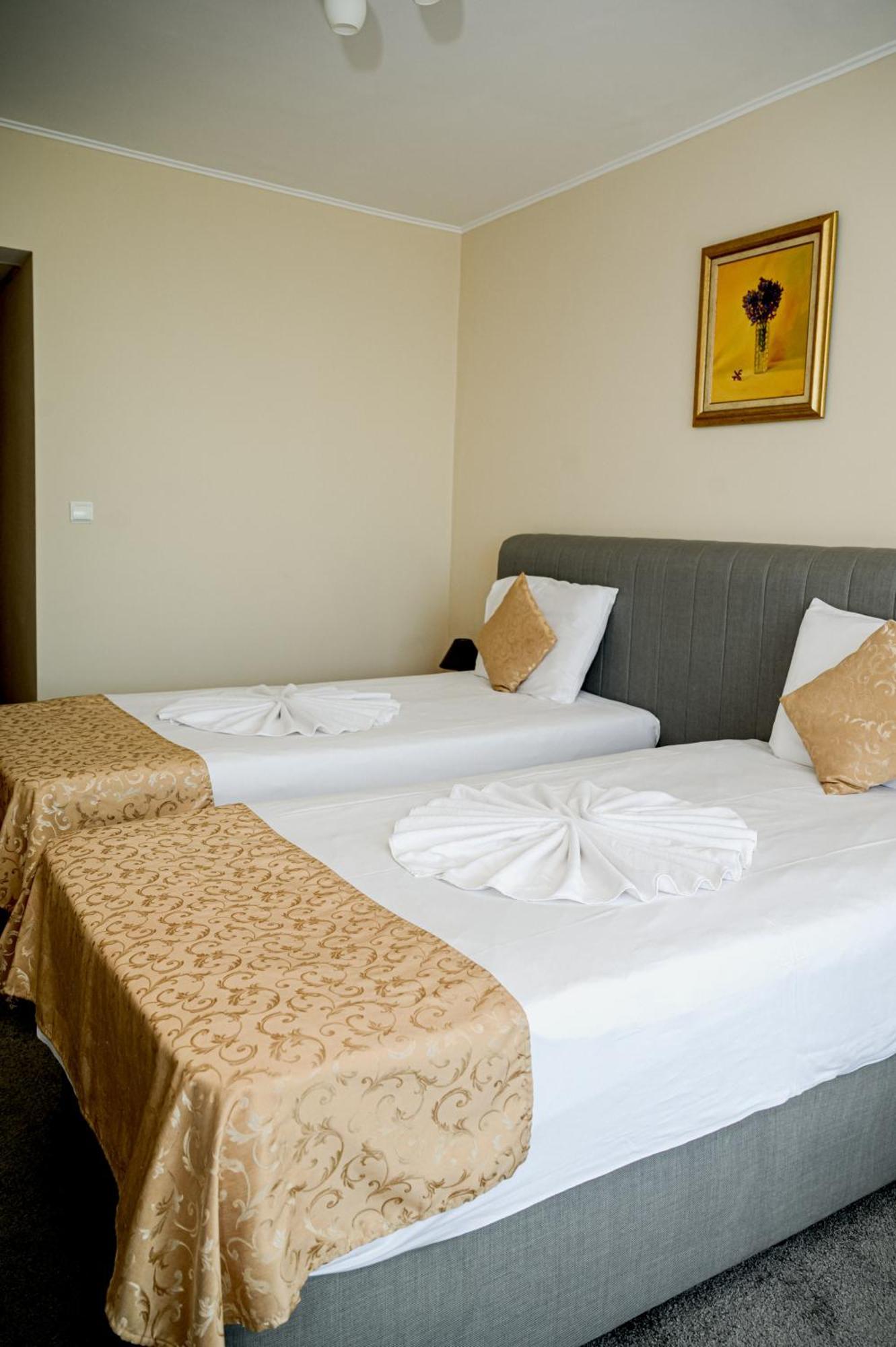 Paradise Hotel & Relax Center Pomorie Eksteriør billede