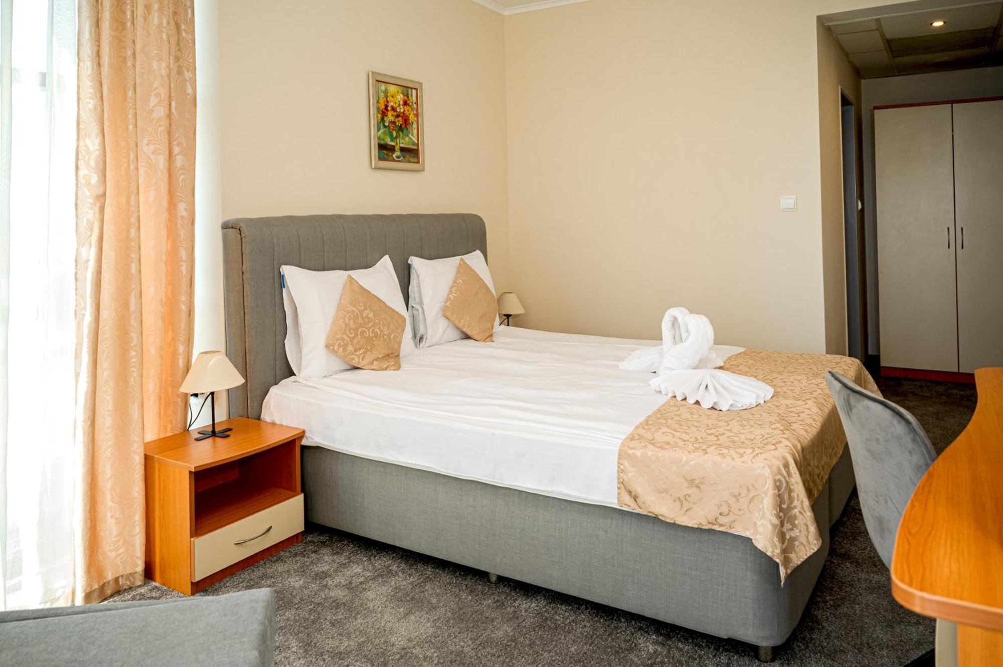 Paradise Hotel & Relax Center Pomorie Eksteriør billede