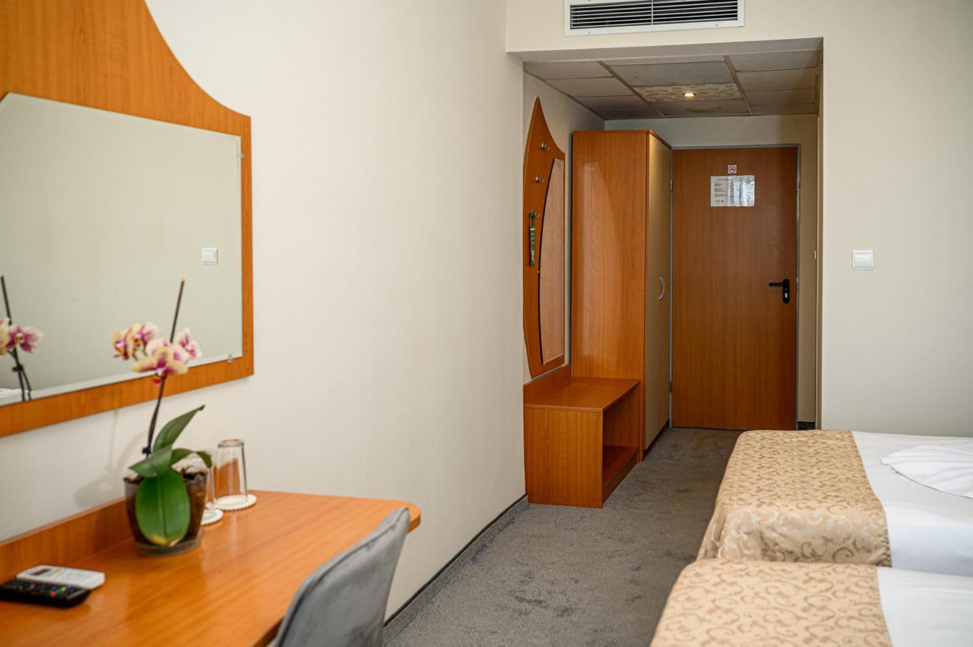 Paradise Hotel & Relax Center Pomorie Eksteriør billede