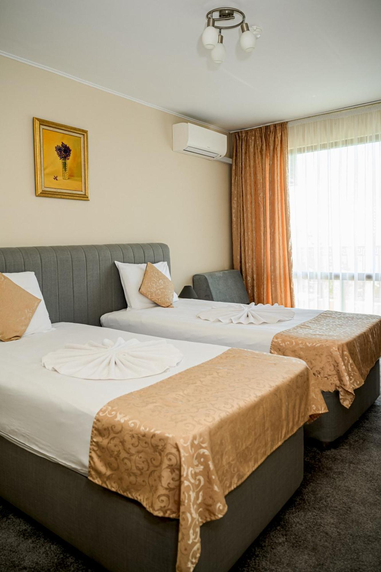 Paradise Hotel & Relax Center Pomorie Eksteriør billede
