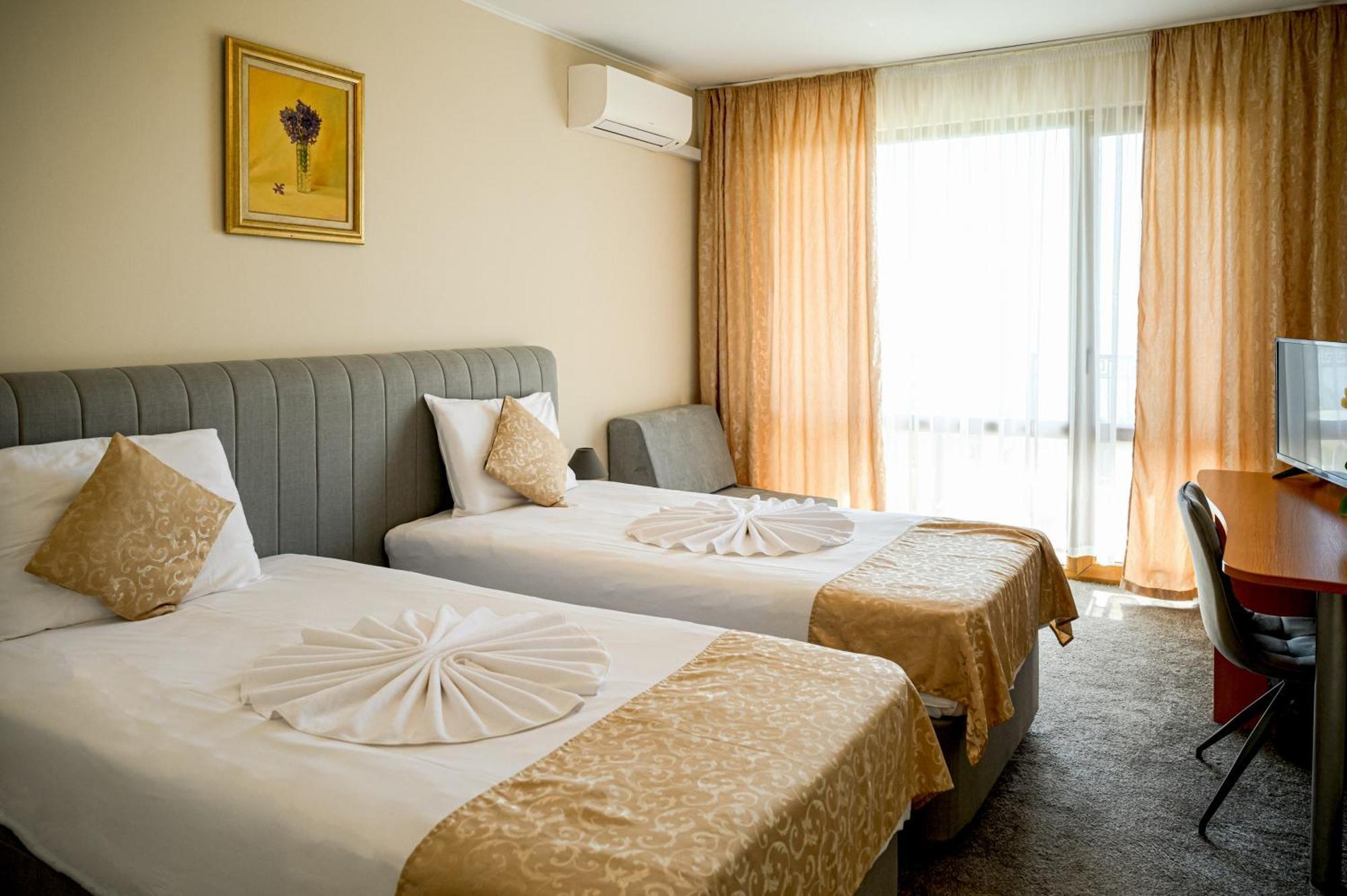 Paradise Hotel & Relax Center Pomorie Eksteriør billede