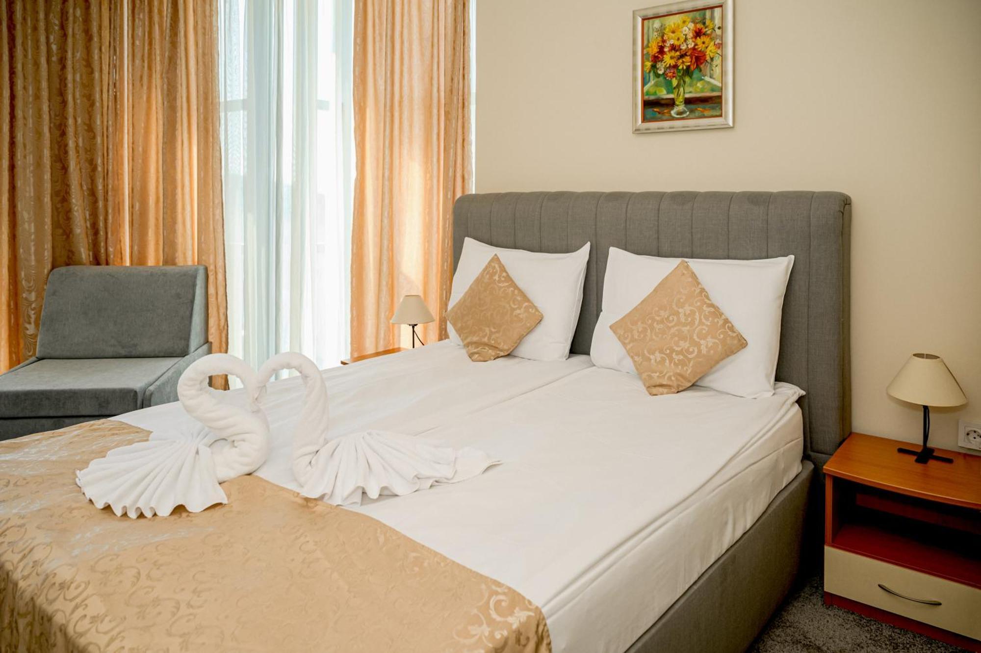 Paradise Hotel & Relax Center Pomorie Eksteriør billede